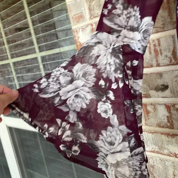 Speechless Plum Floral Sheer Lined Tunic Blouse - Picture 4 of 8